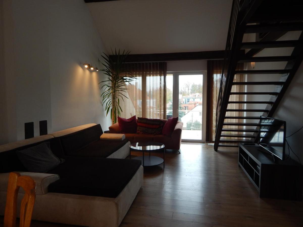 Attic Parkview Apartment 피에슈타니 외부 사진