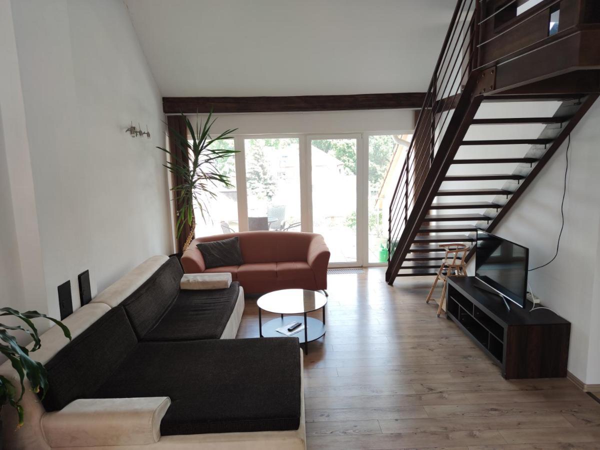 Attic Parkview Apartment 피에슈타니 외부 사진