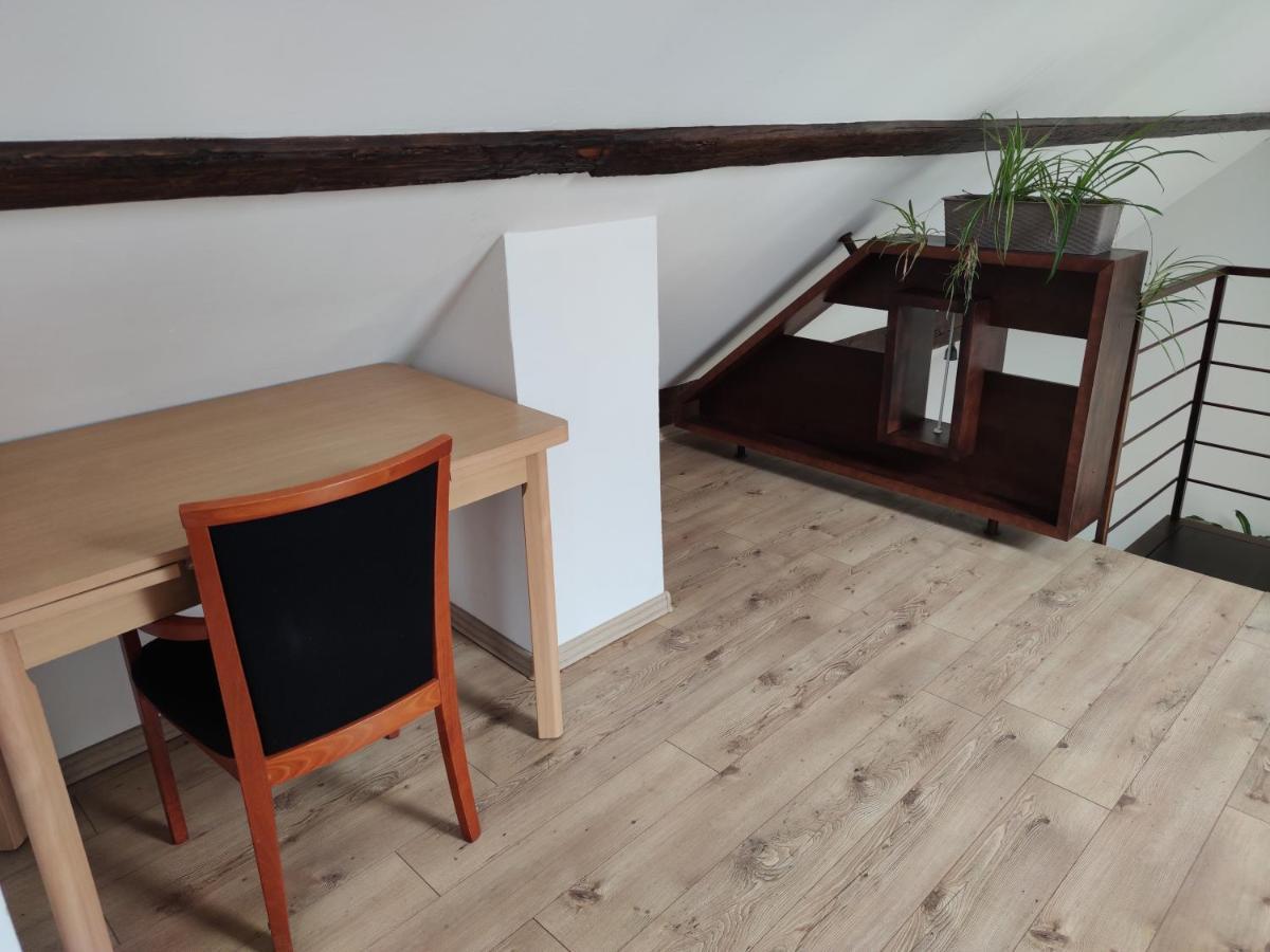 Attic Parkview Apartment 피에슈타니 외부 사진