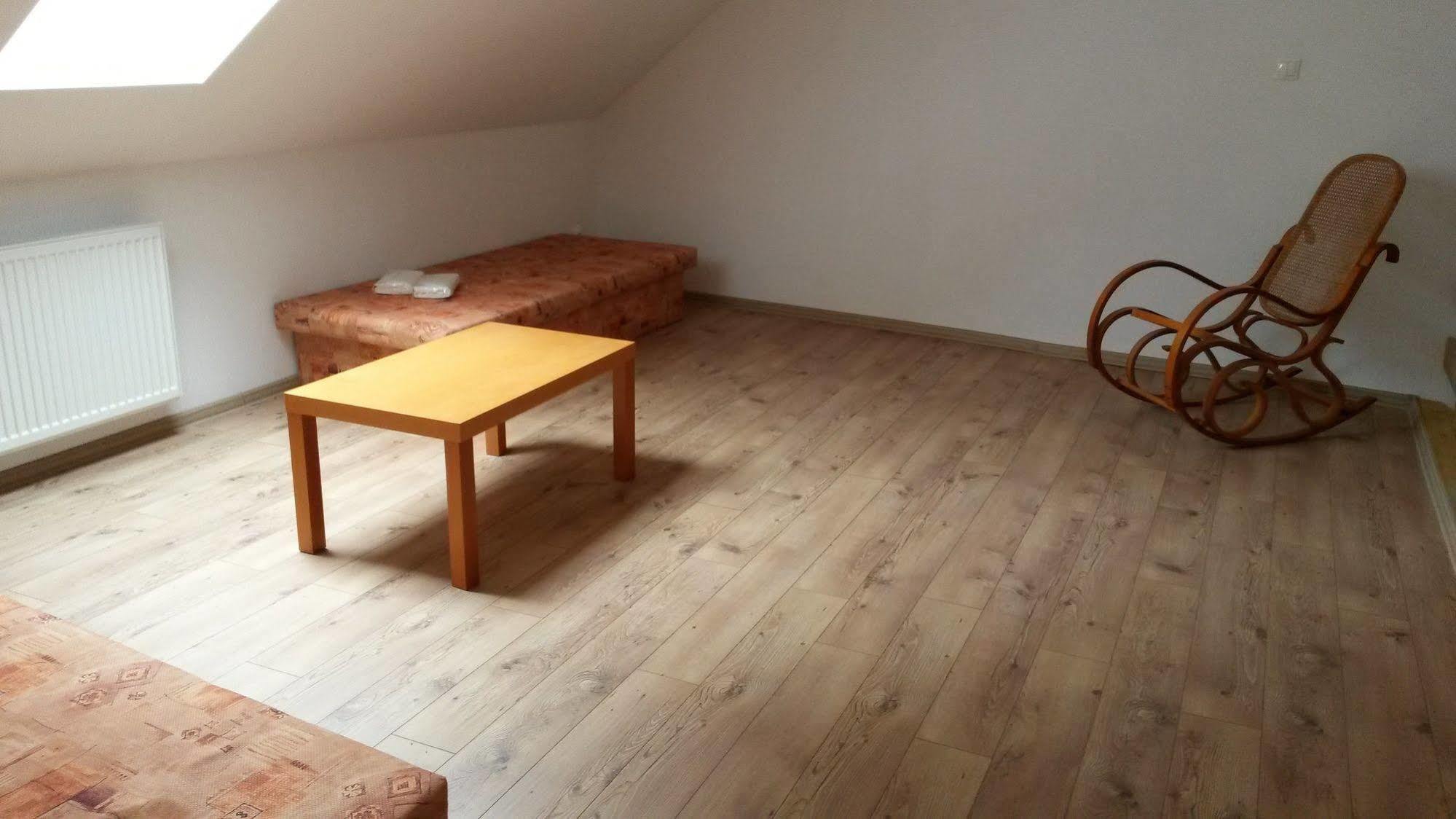 Attic Parkview Apartment 피에슈타니 외부 사진